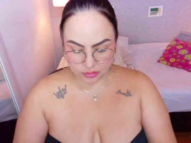 curvy-sexyvalen webcam