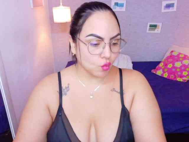 curvy-sexyvalen webcam