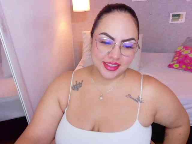 curvy-sexyvalen