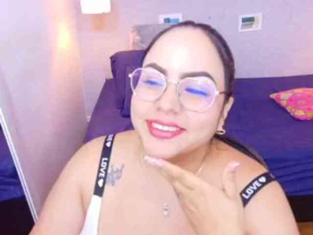 curvy-sexyvalen webcam