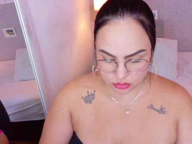curvy-sexyvalen webcam