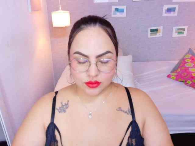 curvy-sexyvalen