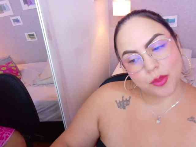 curvy-sexyvalen webcam