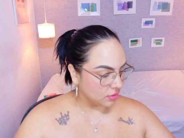 curvy-sexyvalen