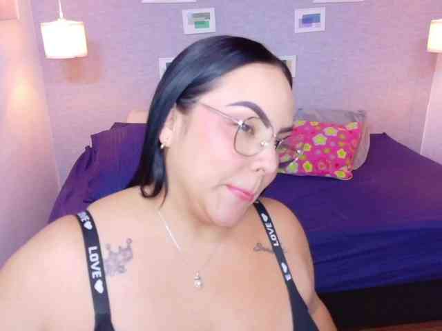 curvy-sexyvalen webcam