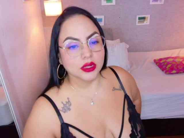 curvy-sexyvalen webcam