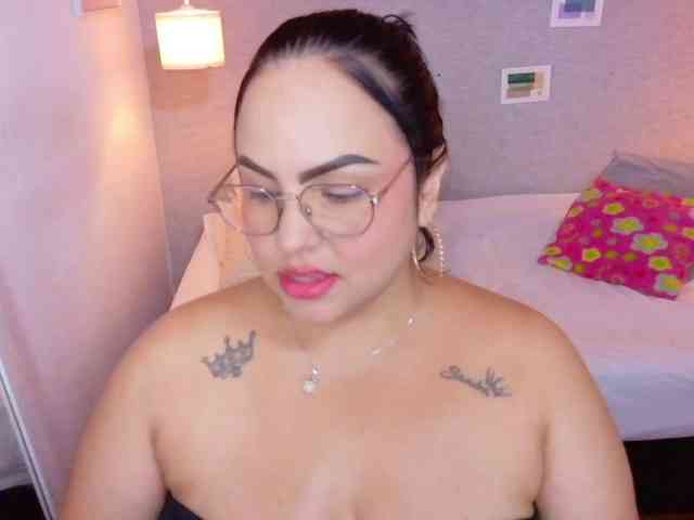 curvy-sexyvalen
