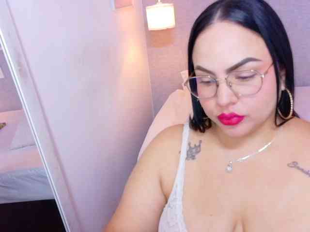 curvy-sexyvalen webcam