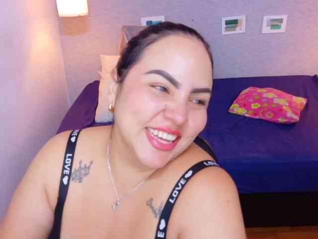 curvy-sexyvalen webcam