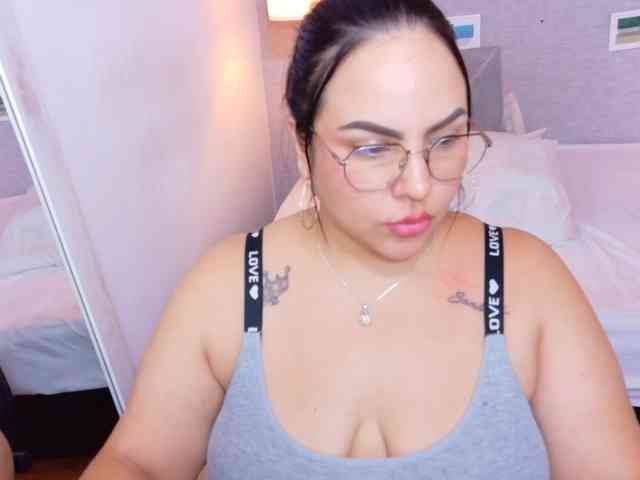 curvy-sexyvalen webcam