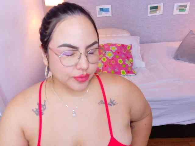 curvy-sexyvalen