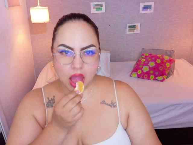 curvy-sexyvalen webcam