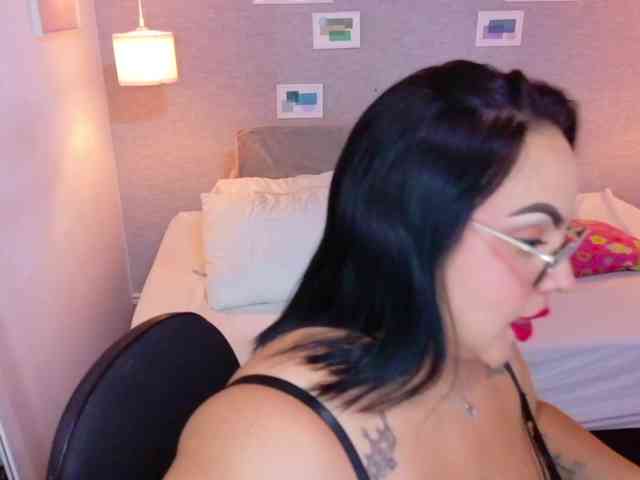 curvy-sexyvalen