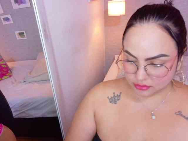 curvy-sexyvalen webcam
