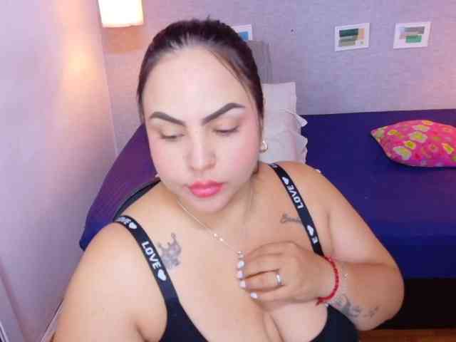 curvy-sexyvalen webcam