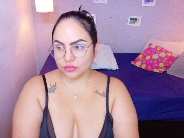 curvy-sexyvalen webcam