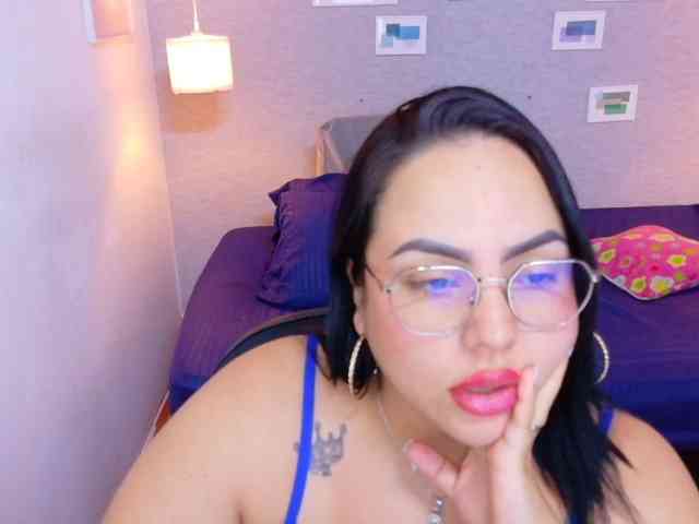 curvy-sexyvalen's live room