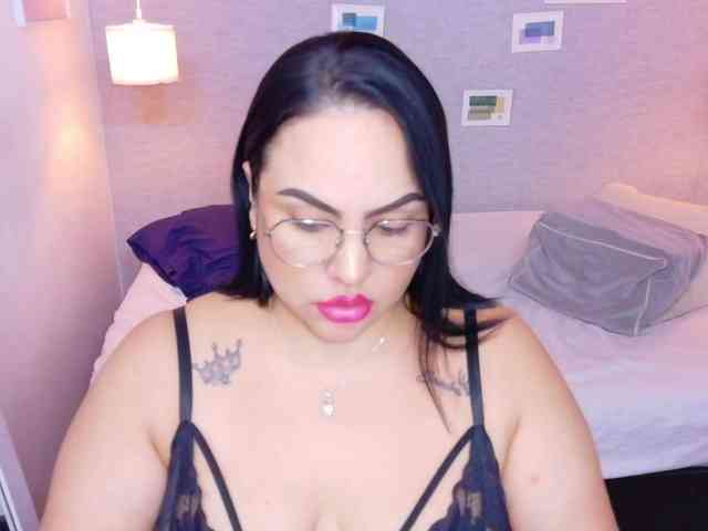 curvy-sexyvalen's live room