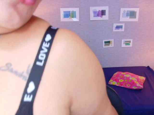 curvy-sexyvalen webcam