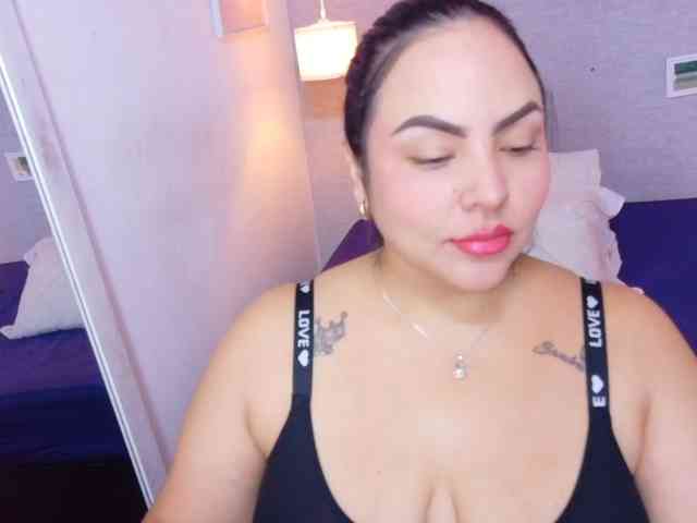 curvy-sexyvalen webcam