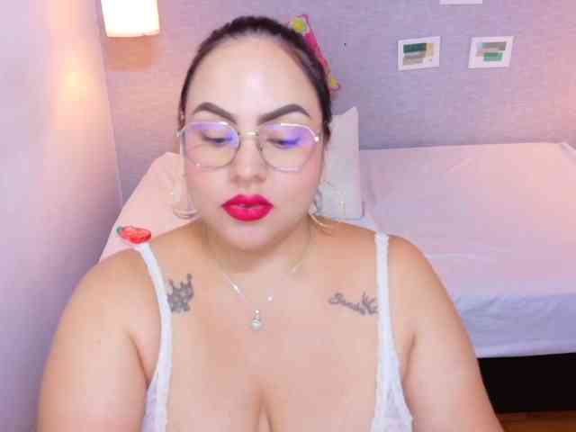 curvy-sexyvalen webcam