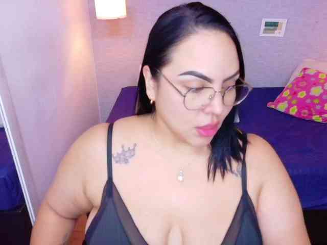curvy-sexyvalen webcam