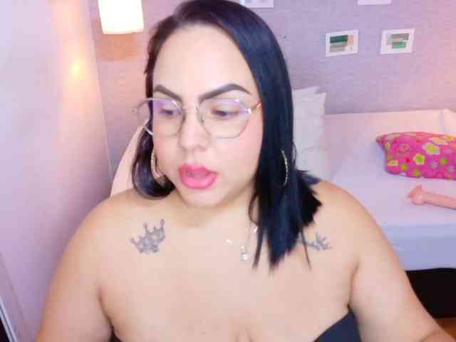 curvy-sexyvalen