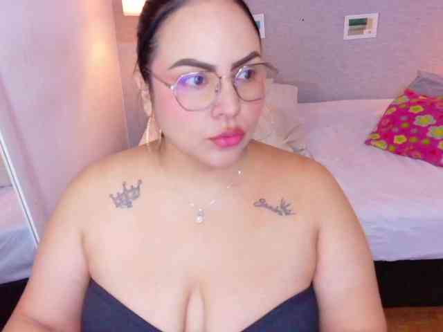 curvy-sexyvalen webcam