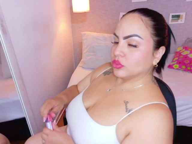 curvy-sexyvalen