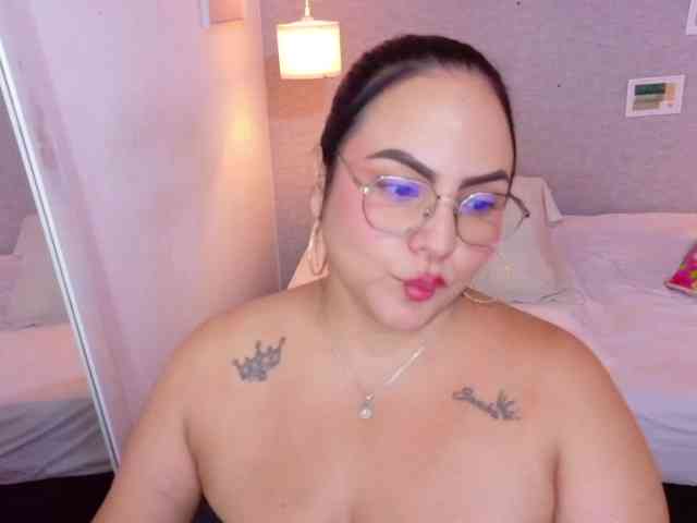 curvy-sexyvalen webcam