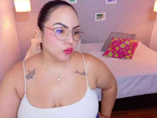 curvy-sexyvalen webcam