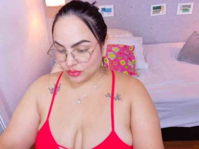 curvy-sexyvalen