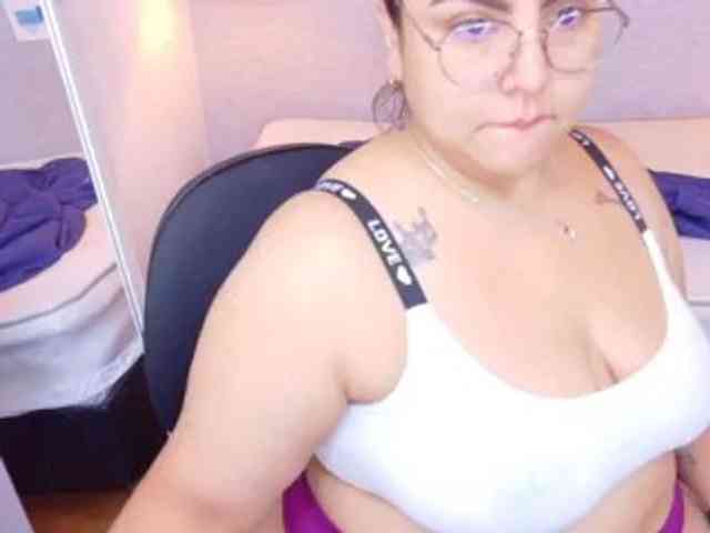 curvy-sexyvalen webcam