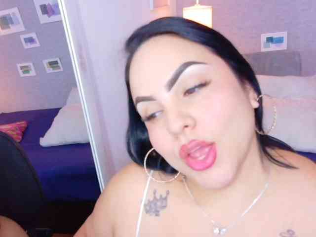 curvy-sexyvalen webcam