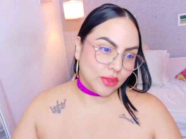 curvy-sexyvalen