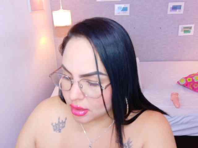 curvy-sexyvalen