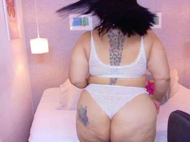 curvy-sexyvalen webcam