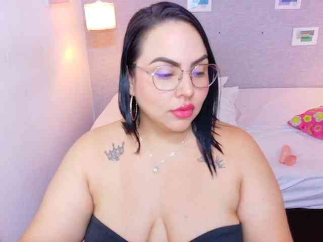 curvy-sexyvalen
