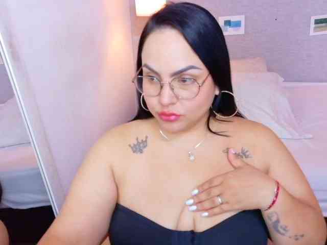curvy-sexyvalen