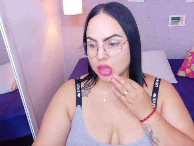 curvy-sexyvalen webcam