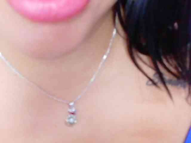 curvy-sexyvalen's live room