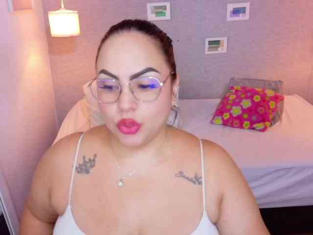 curvy-sexyvalen webcam