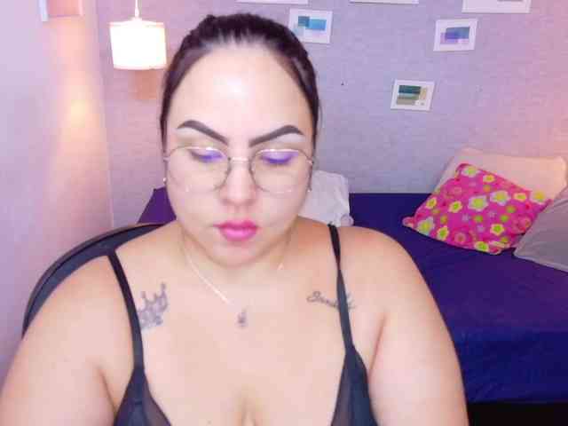 curvy-sexyvalen