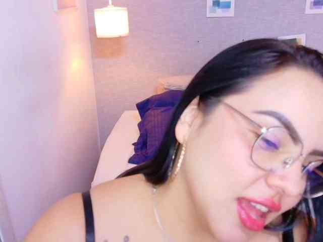 curvy-sexyvalen