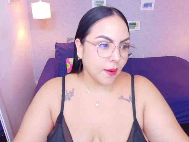 curvy-sexyvalen