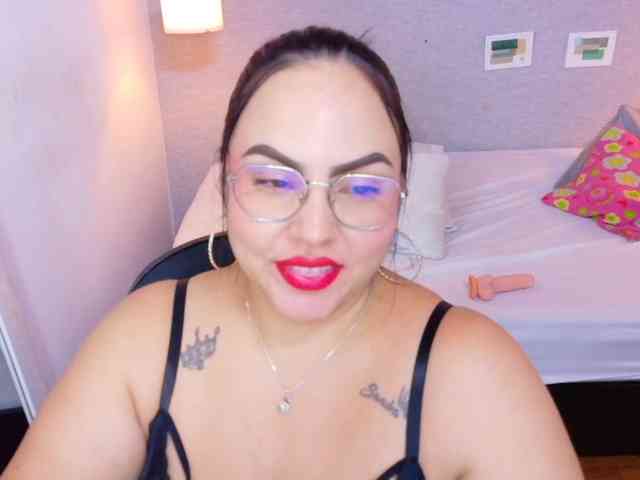 curvy-sexyvalen