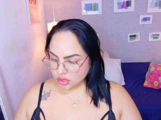 curvy-sexyvalen