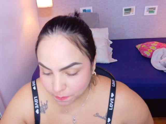 curvy-sexyvalen curvy-sexyvalen