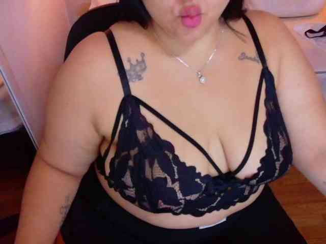 curvy-sexyvalen webcam