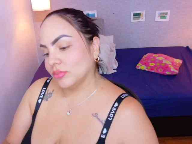 curvy-sexyvalen webcam